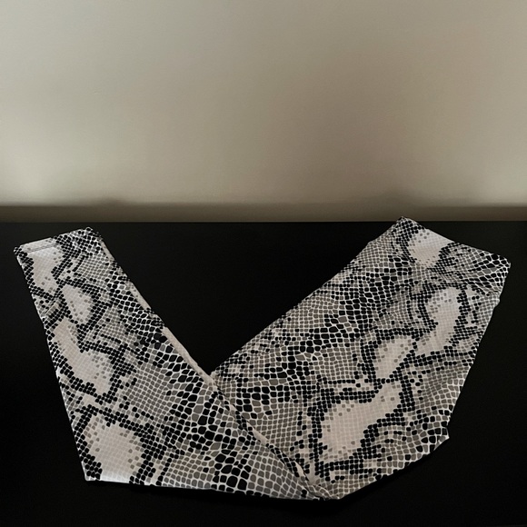 OS Lularoe Leggings - Picture 1 of 3